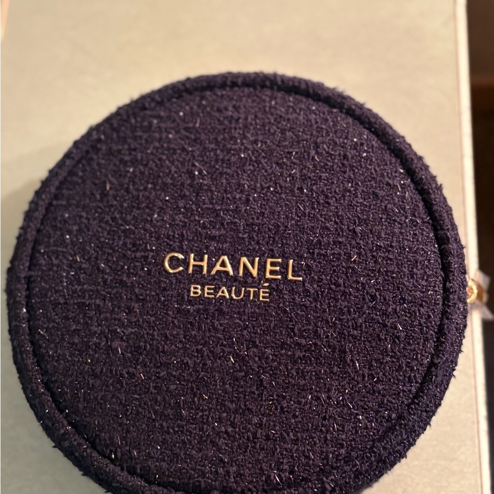 CHANEL Beauté Midnight Blue Circular Pouch